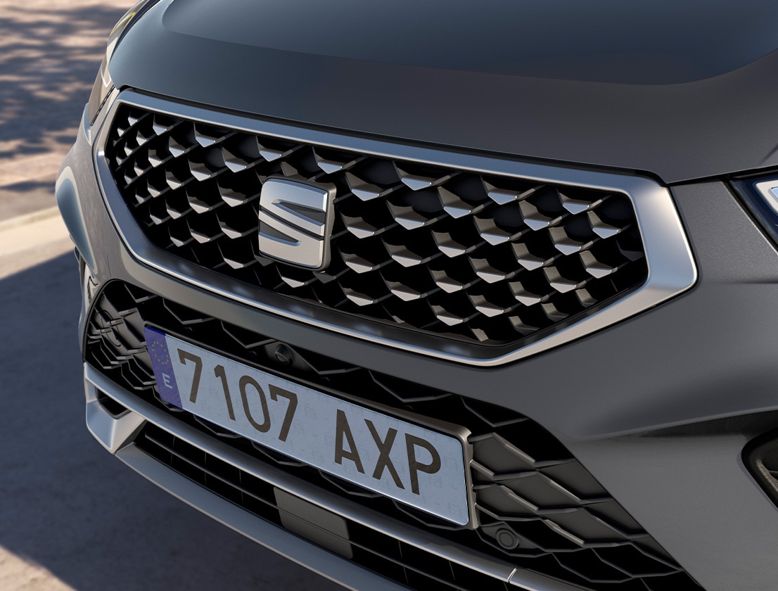 SEAT Ateca graphite grey colour front grill